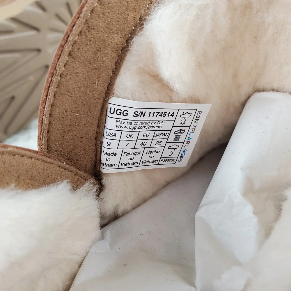 UGG Classic Mini Lunara Womens Snow Boots Sz 9 Chestnut Suede Pull On Round Toe